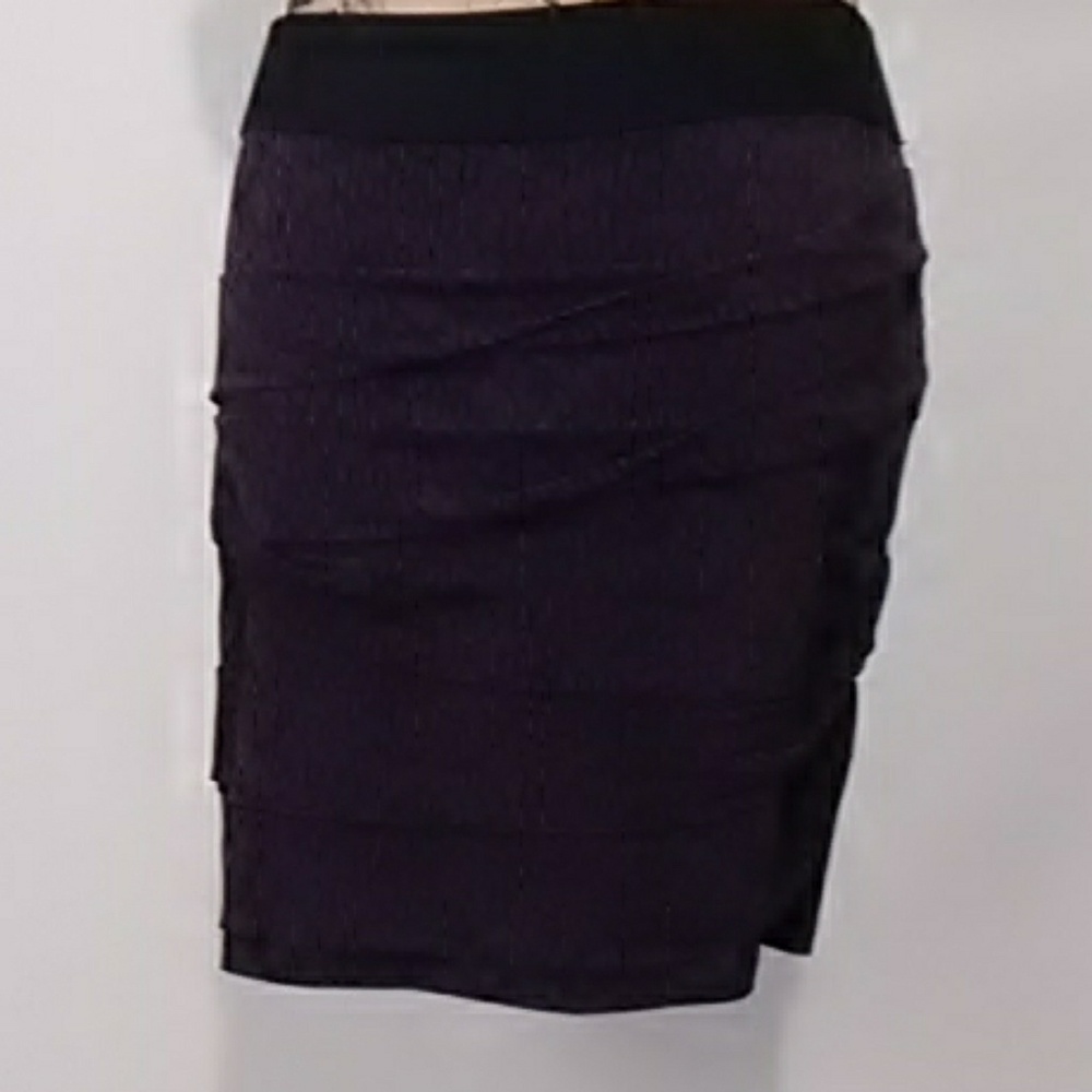 BCBG Ultraviolet and Black Pattern Twisted Skirt